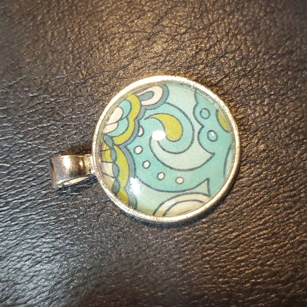 Paisley pendant